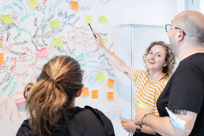 Alumnos en un taller de creatividad e innovación en el Culinary Institute of Barcelona