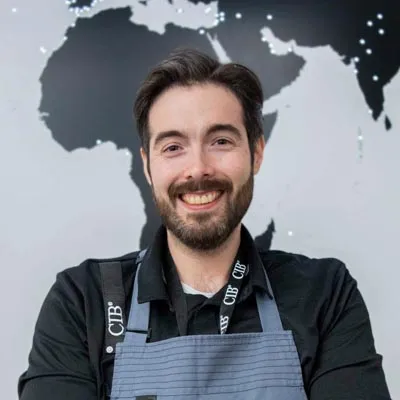 Adrià Benages, chef docente del curso de cocina japonesa en Barcelona del CIB